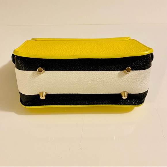 ⭐️HOST PICK⭐️Furla Metropolis leather crossbody bag - Picture 7 of 13